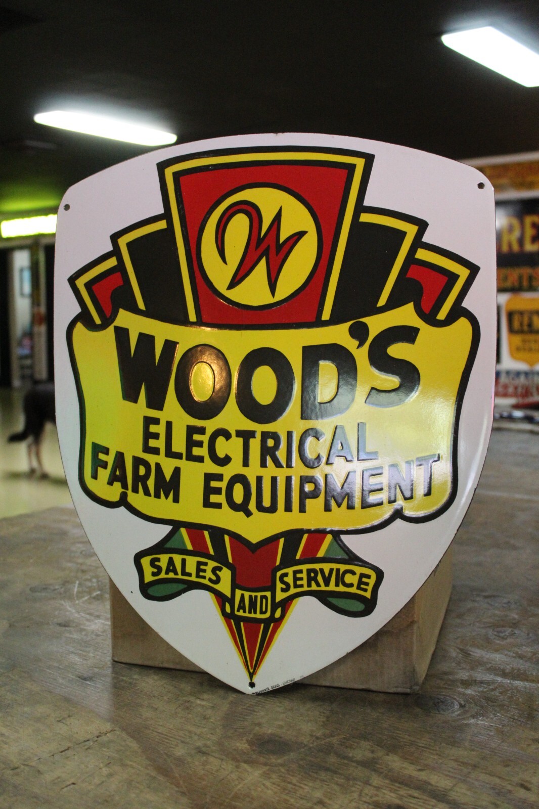 RARE 1950s WOOD&rsquo;S ELECTRICAL FARM EQUIPMENT PORCELAIN METAL DEALER SIGN MILK COW