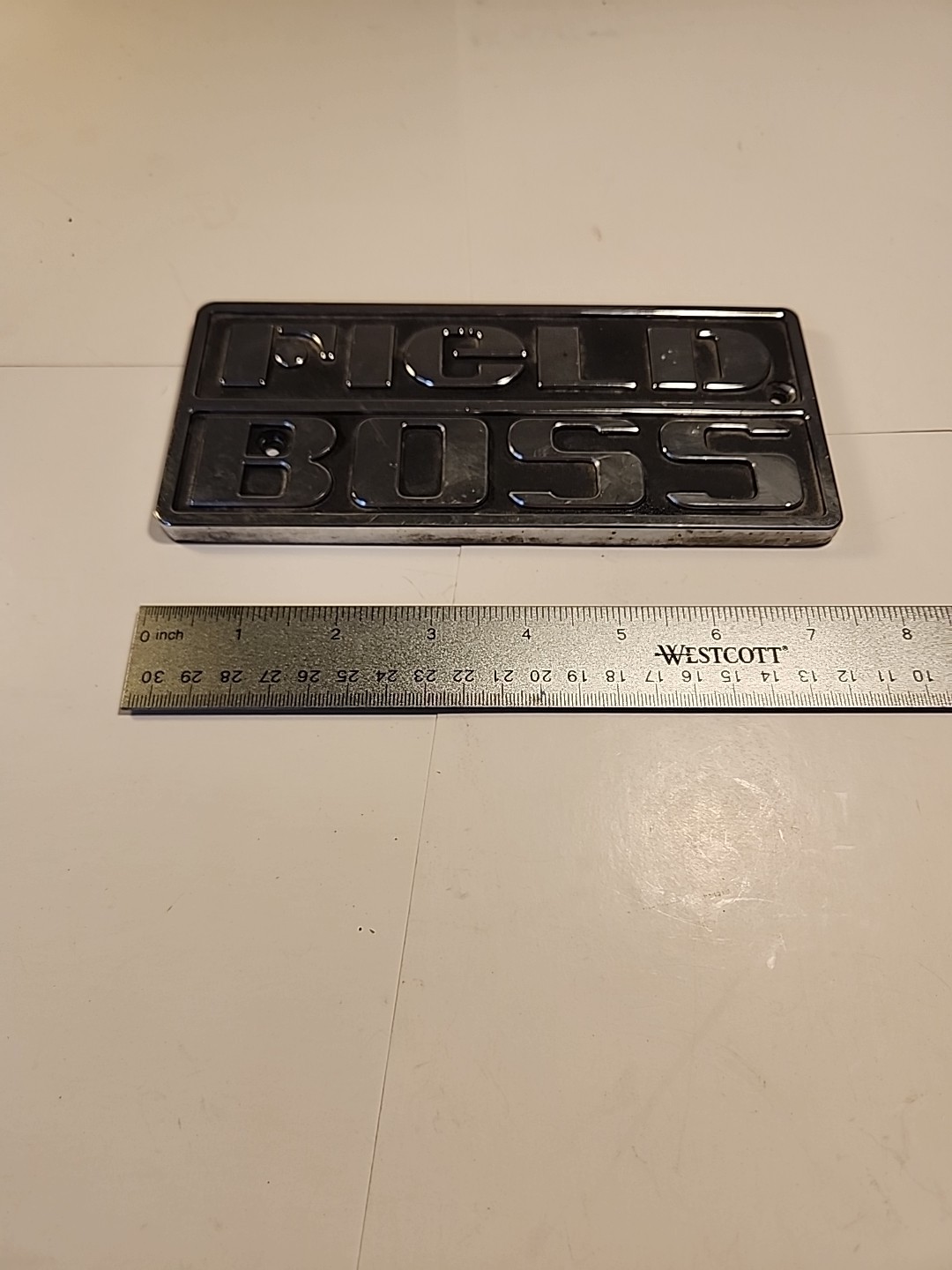 White Farm Equipment, Metal Field Boss Emblem