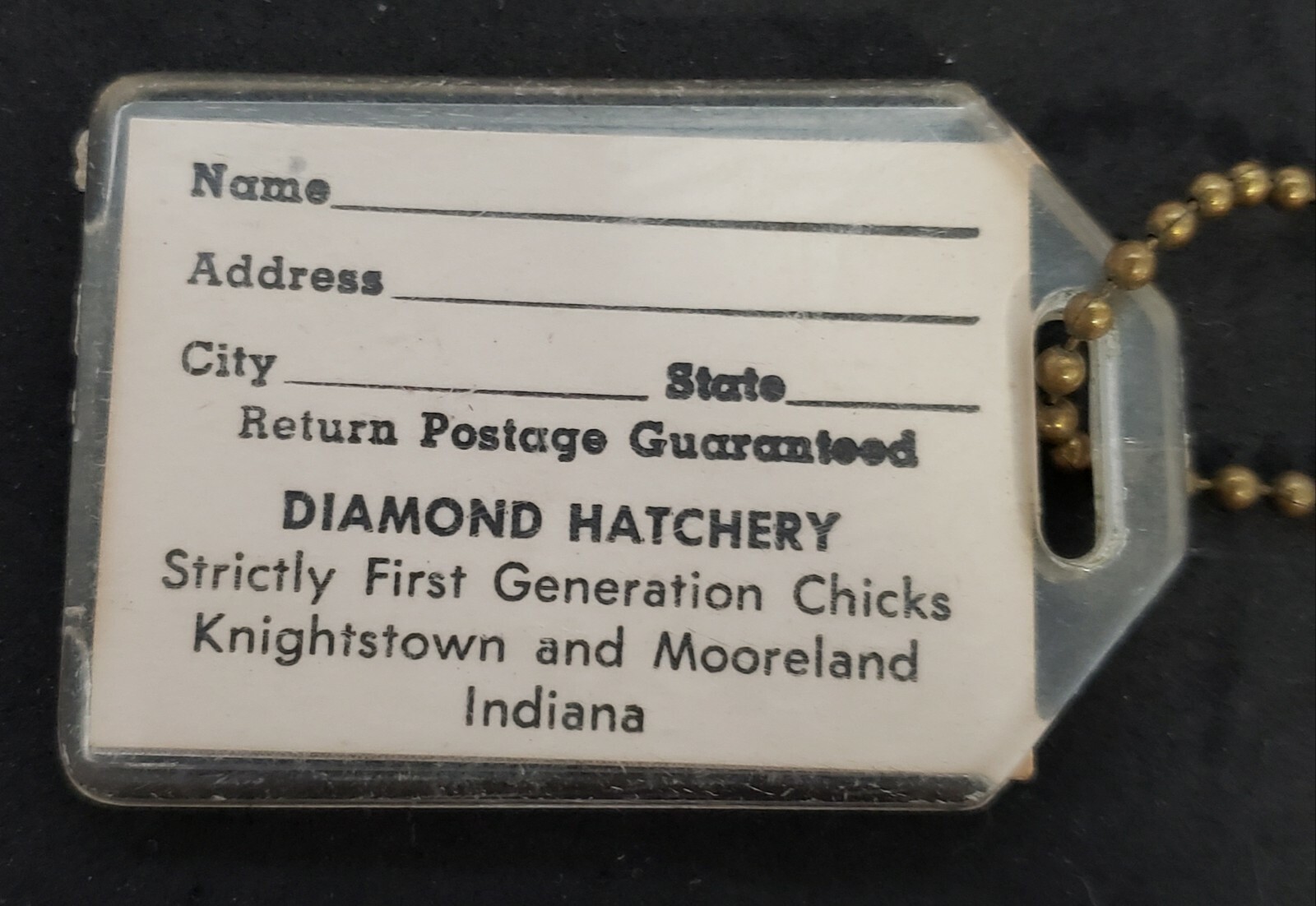 VINTAGE DIAMOND HATCHERY CHICKEN KNIGHTSTOWN & MOORELAND INDIANA KEYCHAIN FOB!!