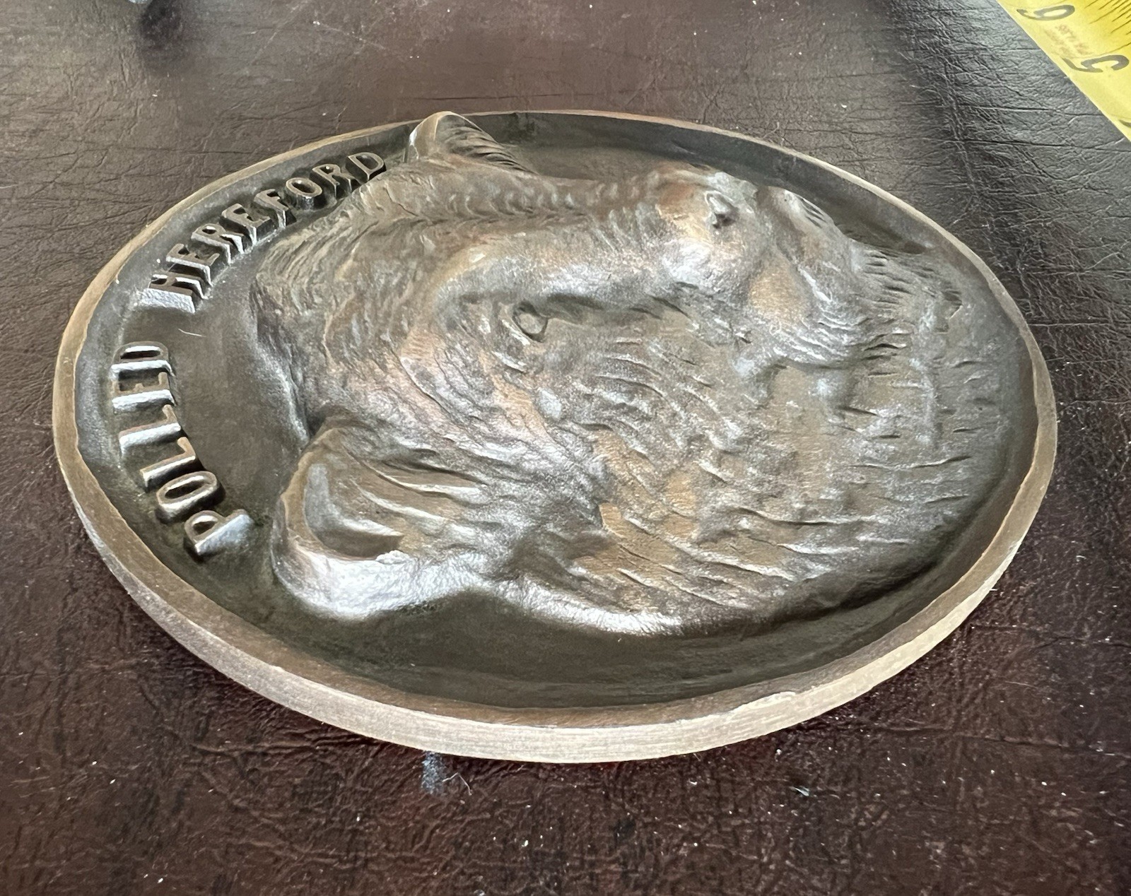 Vintage Polled Hereford Cattle Bronze Desk Display Paperweight