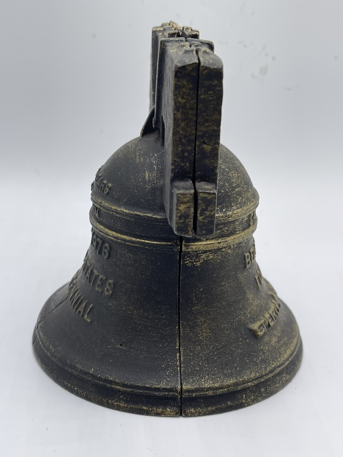 Sperry New Holland Farm Tractor 1976 Belleville Foundry Cast Liberty Bell Bank