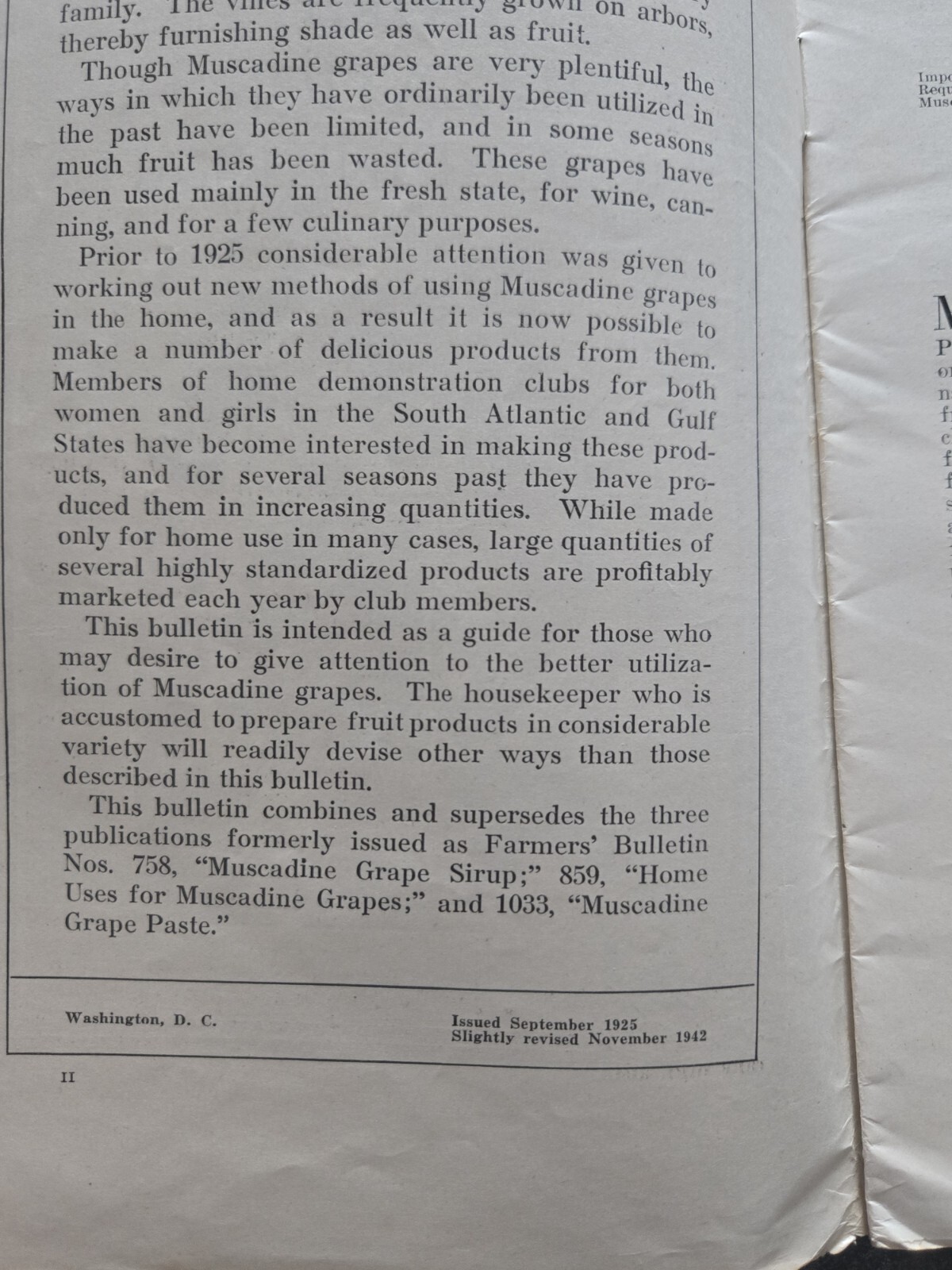 1942 HOME UTILIZATION OF MUSCADINE GRAPES USDA Farmers Bulletin No. 1454 USDA