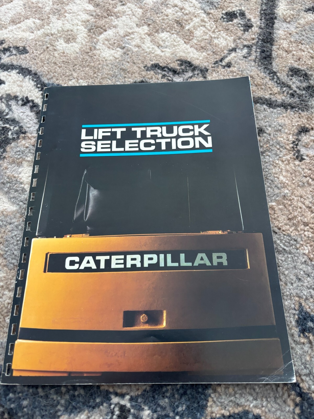 Caterpillar CAT Buyers Guide For Lift Trucks Brochure FCCA25