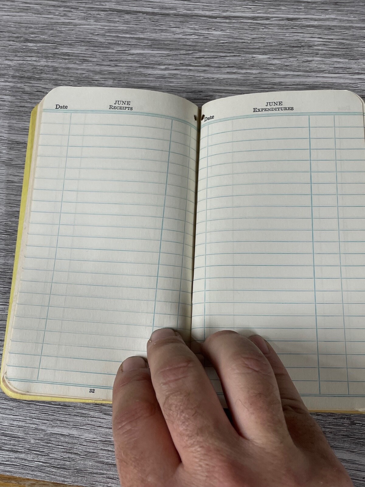 Farmer&rsquo;s Pocket Ledger Newark Ohio 6.5&Prime; x 3.5&Prime; Harvester & Daugher 1954-55 Unuse
