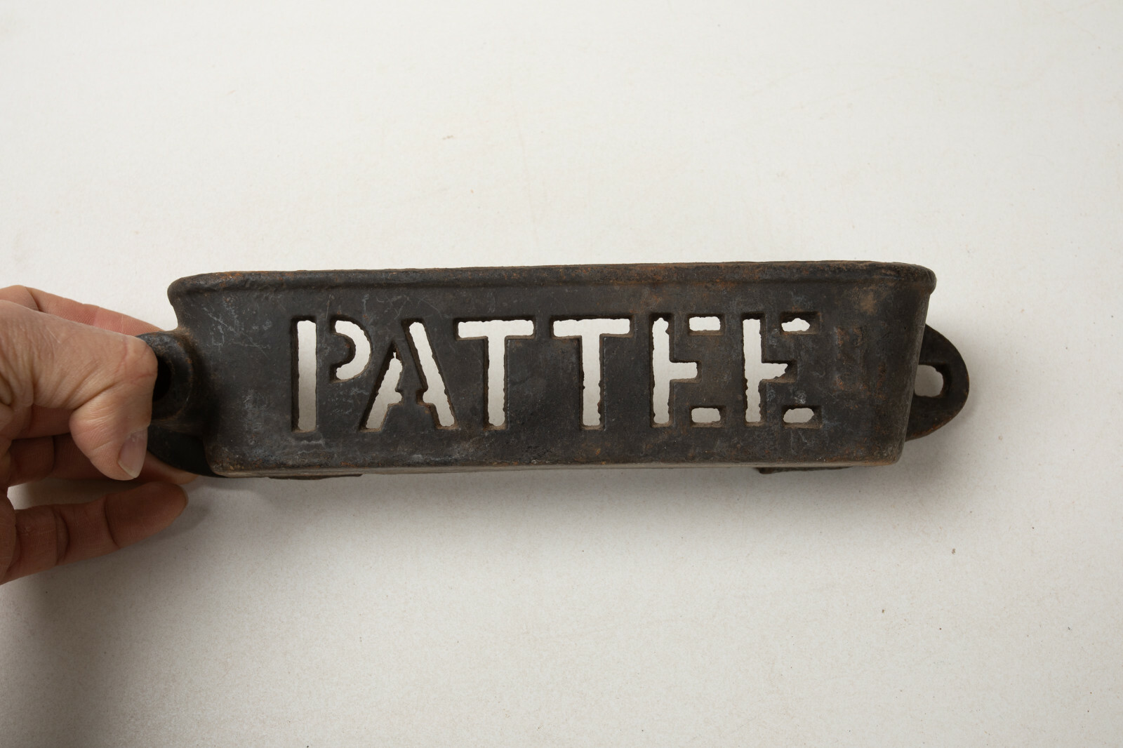 Pattee Tractor Cast Iron Shelf (R5L) Tool Glove Holder Drink Beer Can