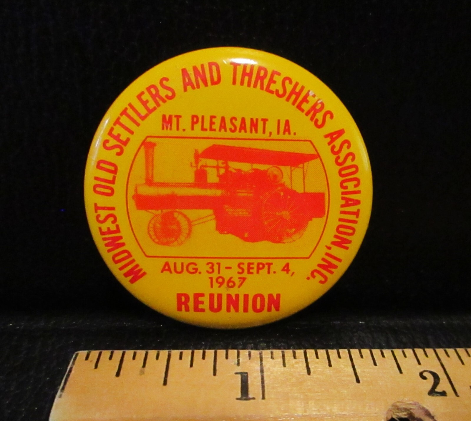 *1967 Midwest Old Settler Thresher Reunion Mt Pleasant IA Pinback Button Tractor