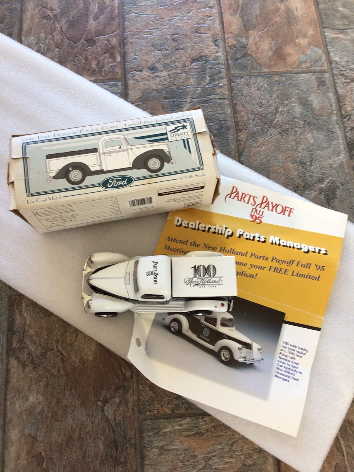 New Holland 1995 Dealer Only Limited Edition Collectors Parts Payoff Coin Bank