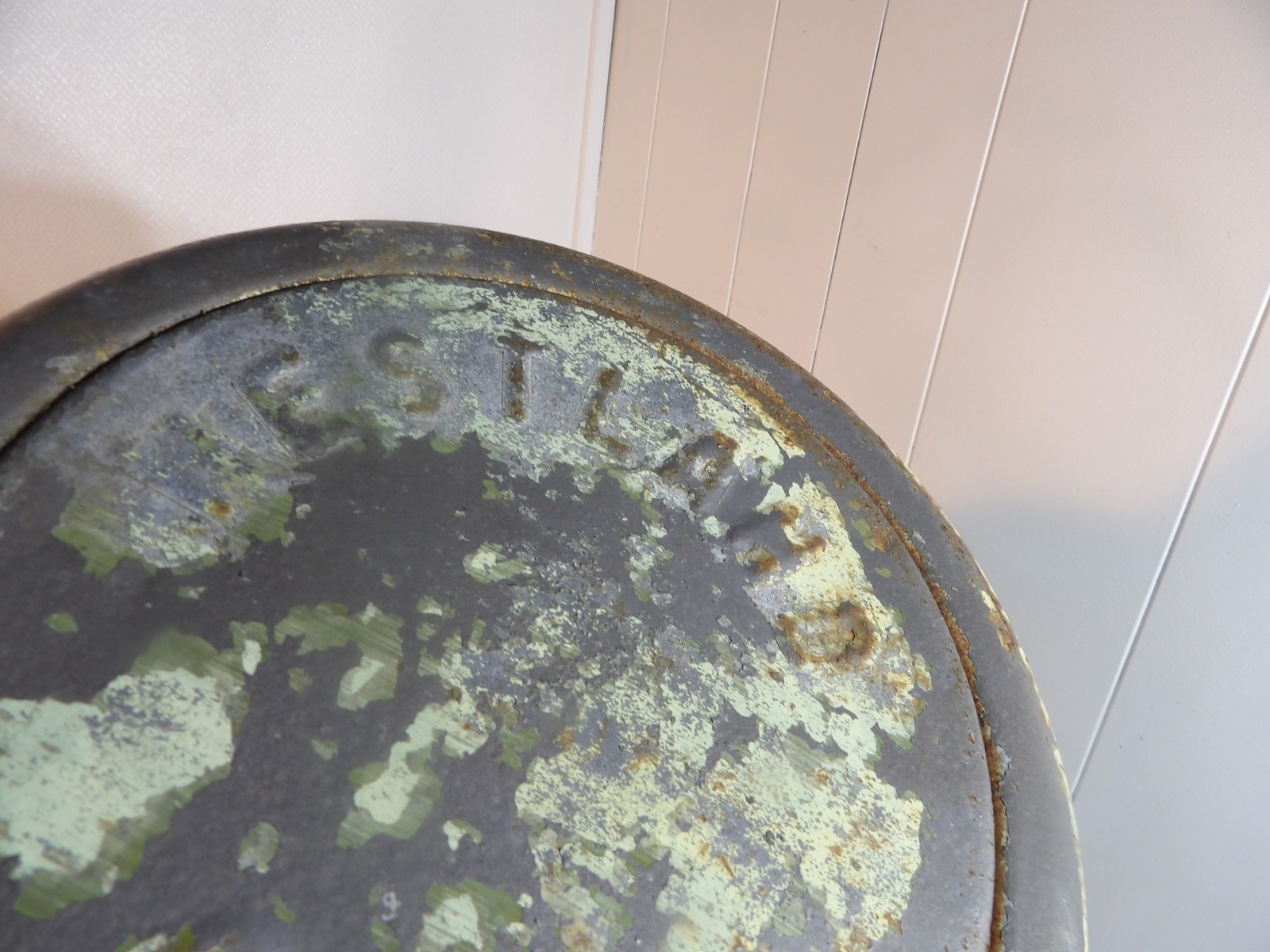 Vintage Westland Coop 5 Gallon Milk Can ( Rust hole in bottom )