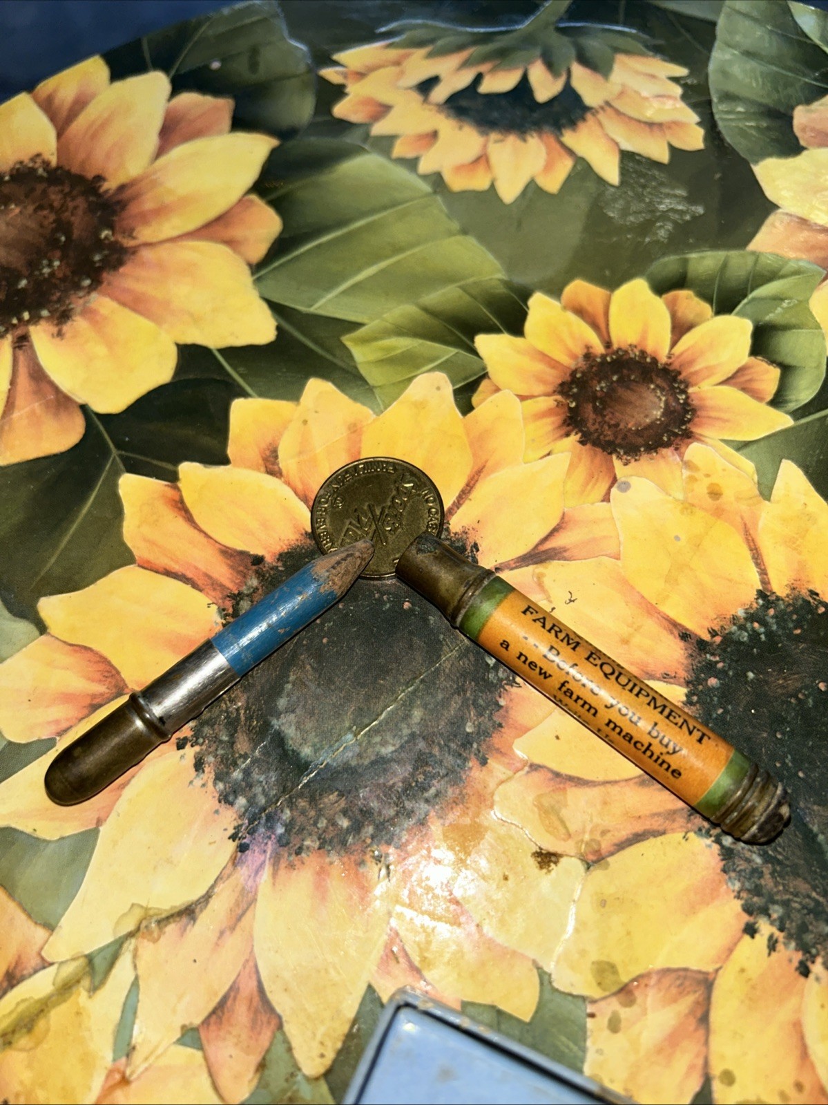 Vintage New Idea Inc. Farm Equipment Advertising Bullet Pencil Sandwich ILL