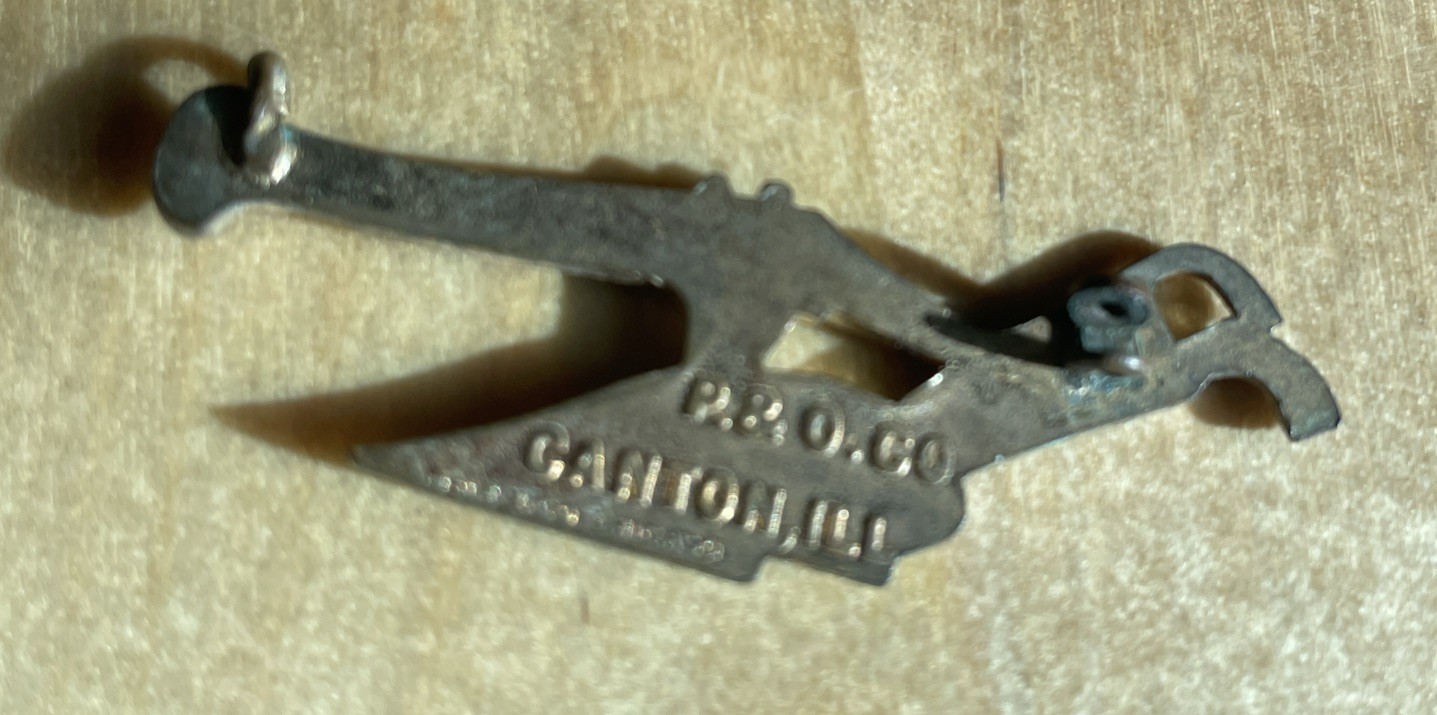 PARLIN & ORENDORFF Co Canton, IL P. & O. Co. Pin Agriculture Advertising