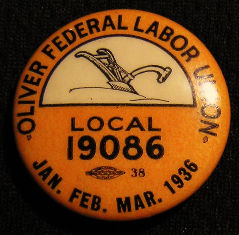RARE VTG 1936 OLIVER FARM EQUIPMENT FEDERAL LABOR UNION LOCAL 19086 PIN Tractor