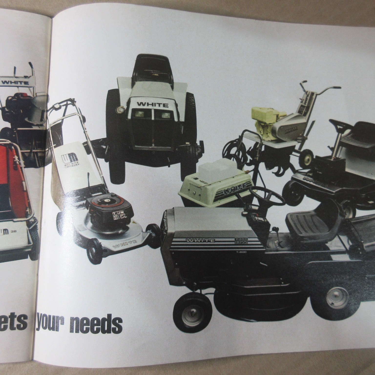 VINTAGE WHITE FARM EQUIPMENT 1975 FARM EQUIPMENT LINE BROCHURE FIELD BOSS Oliver