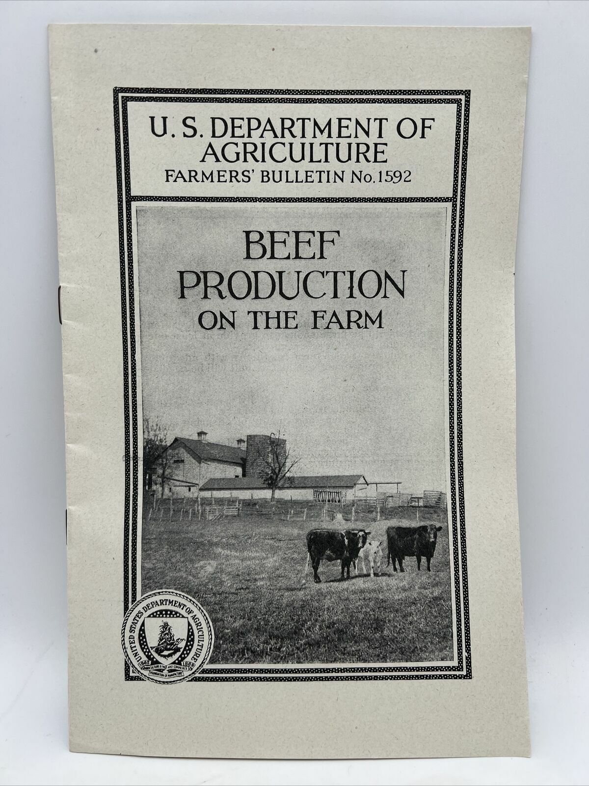 1940 USDA Farmers Bulletin No 1592 BEEF PRODUCTION ON THE FARM by W.H. Black