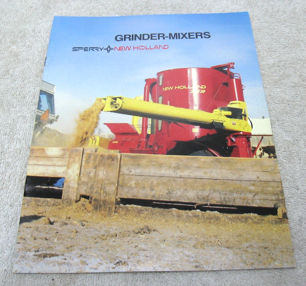 VINTAGE 1985 NEW HOLLAND TRACTOR GRINDER FEED MIXER BROCHURE 353 355 358 359