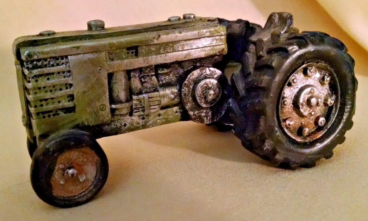 TRACTOR LOT RESIN FIGURE FIGURINE HAY WAGON GREEN SILVER MAYRICH CO CHINA.