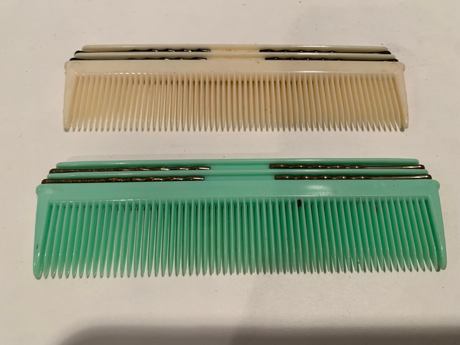 Set Of 2 Vintage PRODUCERS LIVESTOCK /OMAHA STOCKYARDS Souvenir Comb 50s 60s