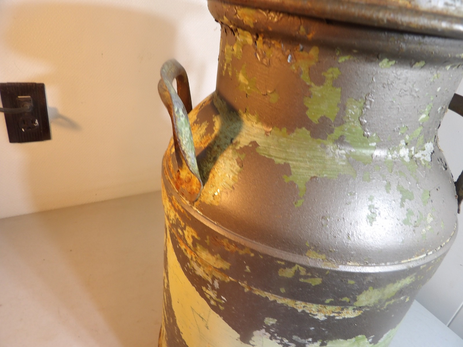 Vintage Westland Coop 5 Gallon Milk Can ( Rust hole in bottom )
