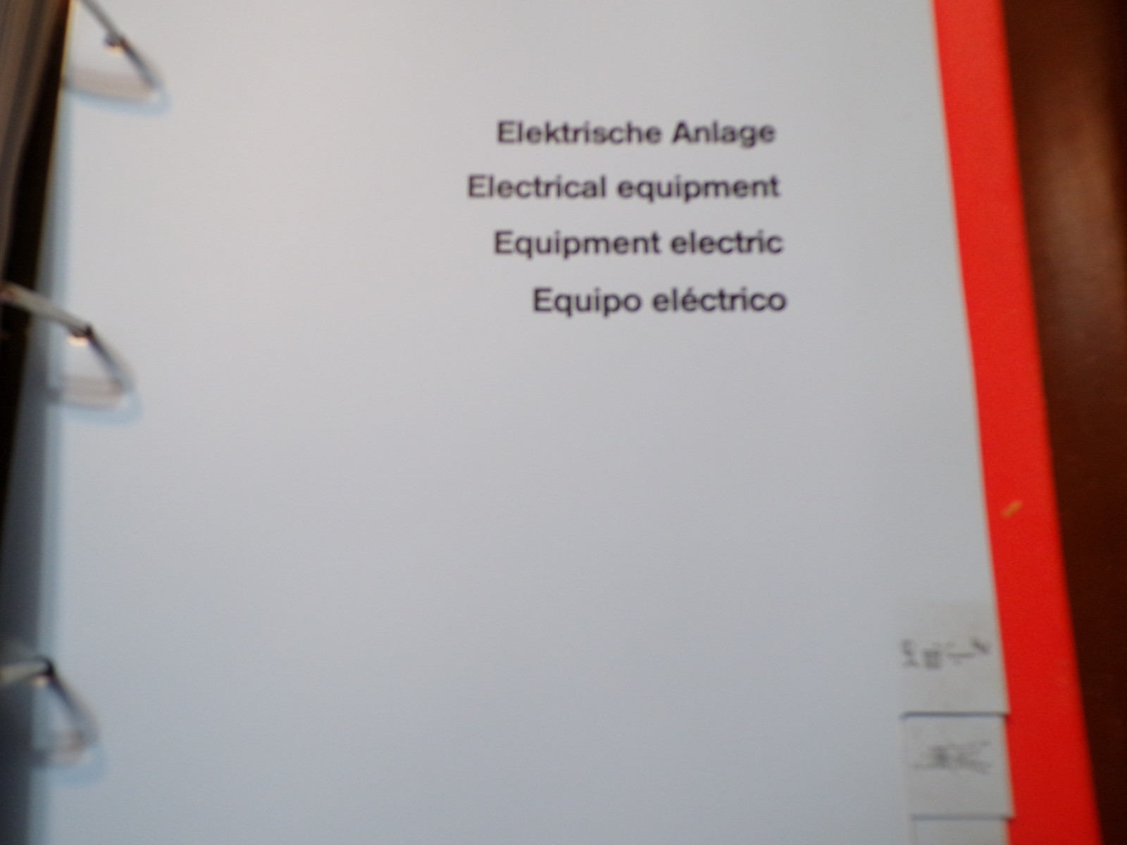 Duetz Tractors Flat-Rate Manual 1985, printed in Danish-English-French-Spanish