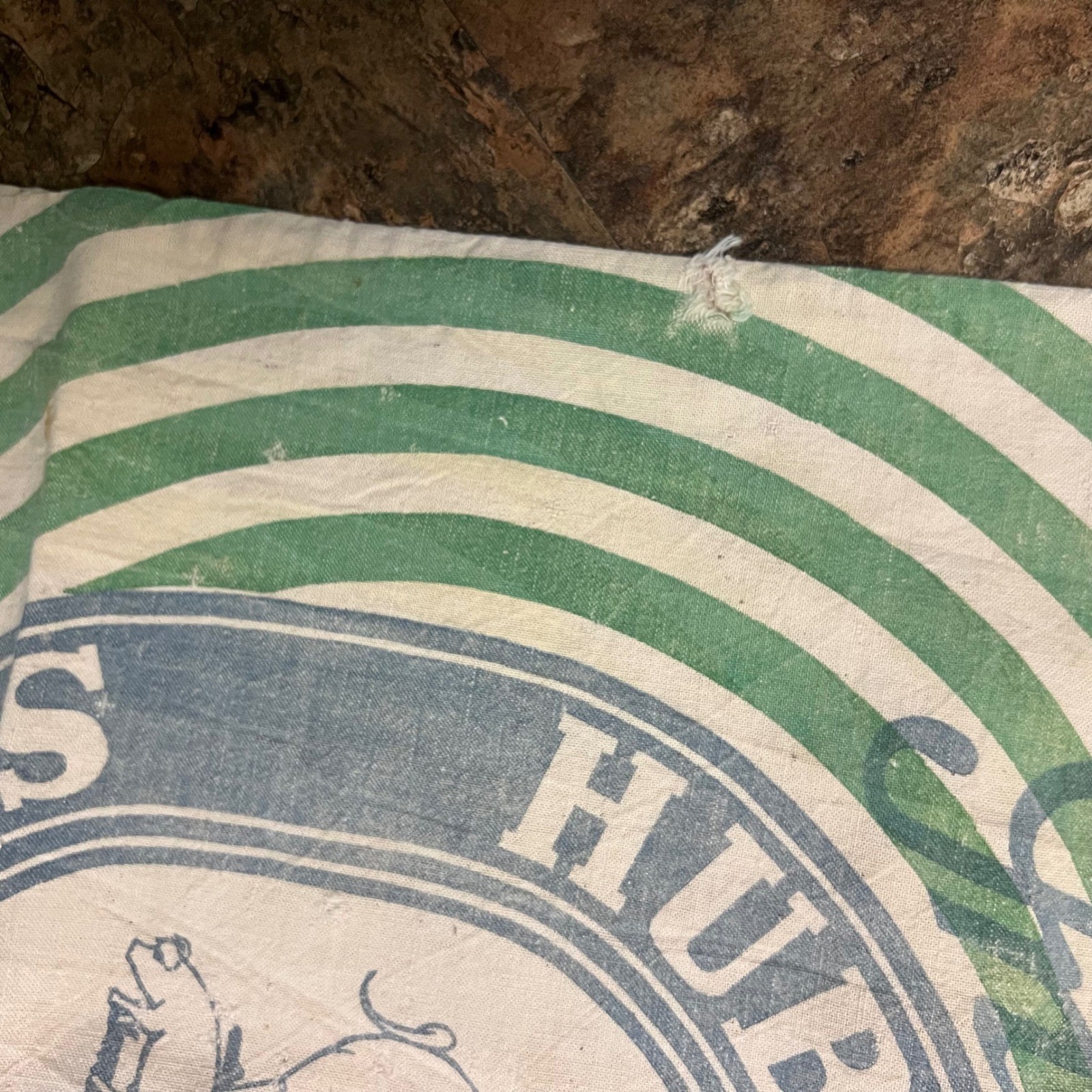 Vintage Hubbard Milling Company 100 lb Sow and Pig Sack Bag Green Cream Flaws