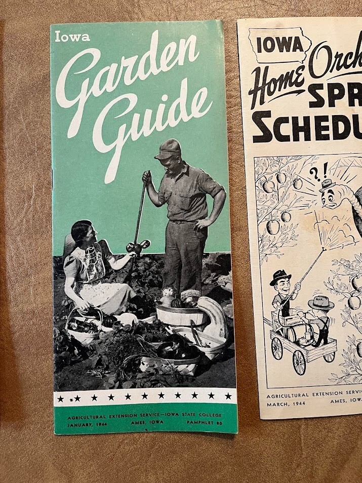 Vintage 1944 Iowa State College Agricultural Ext. Service Pamphlet Lot of 4