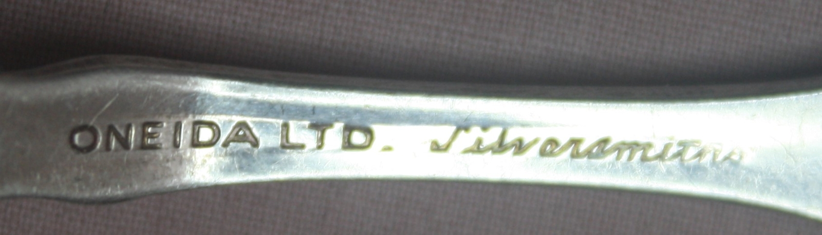 VINTAGE COLLECTIBLE ST. VITAL AGRICULTURAL SOCIETY SOUVENIR SPOON SP-883
