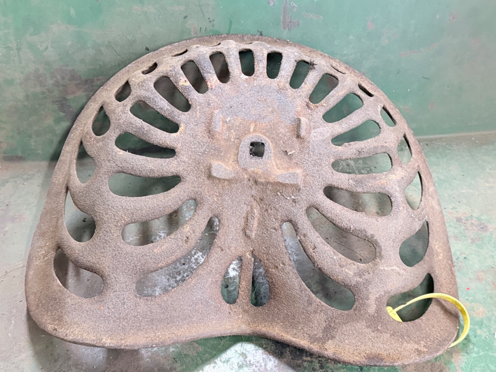 Vintage Maxwe L Cast Iron Tractor Seat Antique Farm Equipment Decor