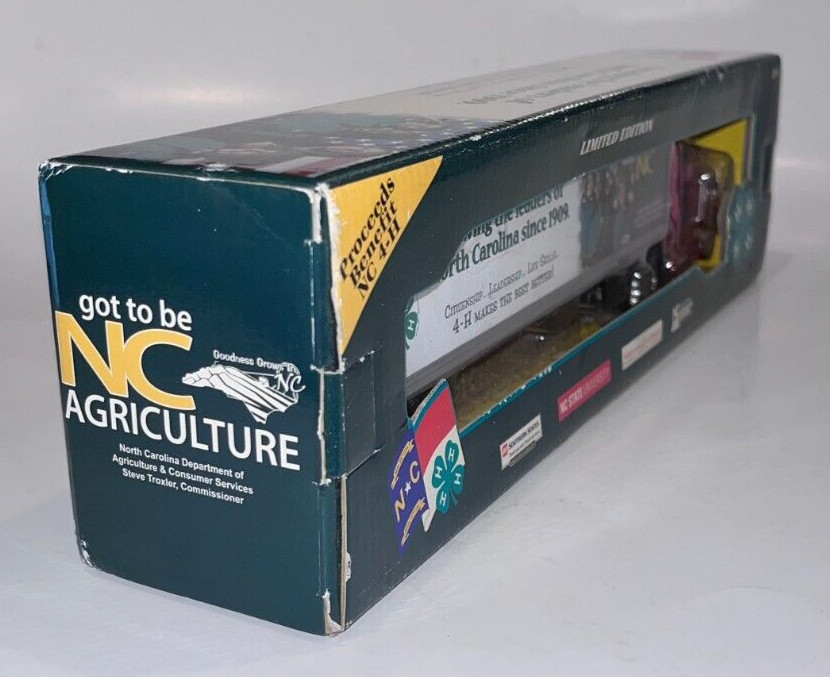 2007 Ertl Diecast, PETERBUILT SEMI TRACTOR TRAILER / NORTH CAROLINA 4-H (1/64)