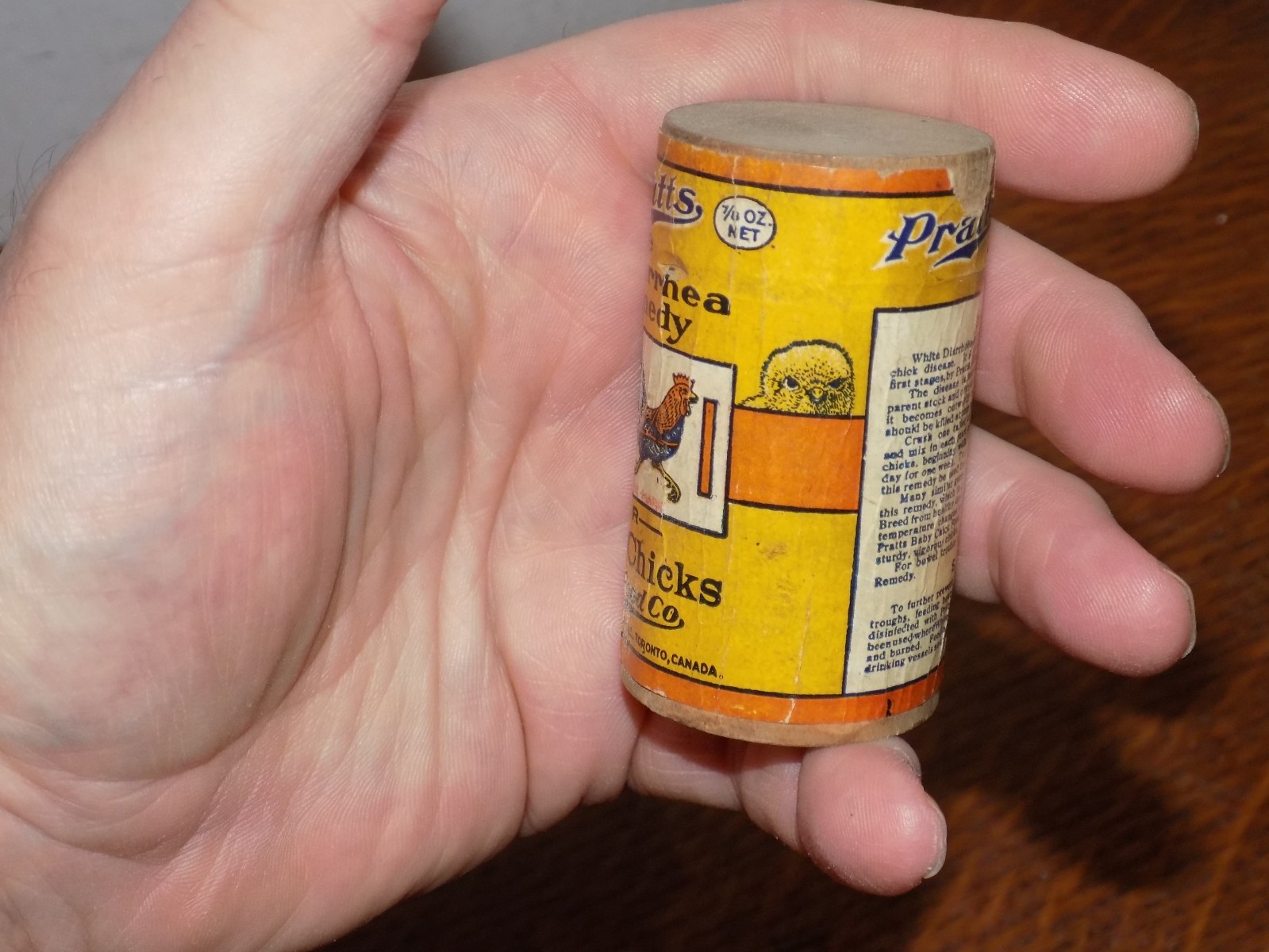 Vintage Pratts White Diarrhea Remedy For Little Chicks EMPTY 7/8 Ounce Container