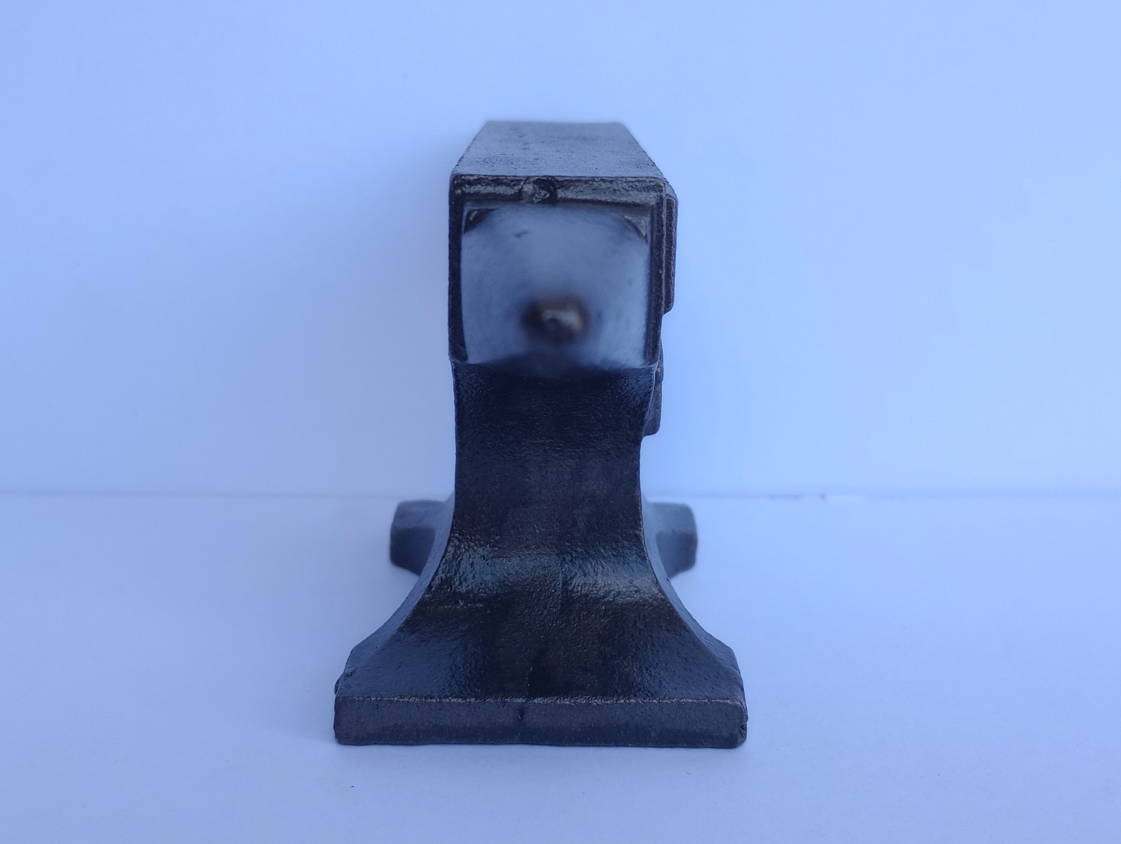 FARMALL MINI ANVIL PAPERWEIGHT – Advertising Reproduction Metal