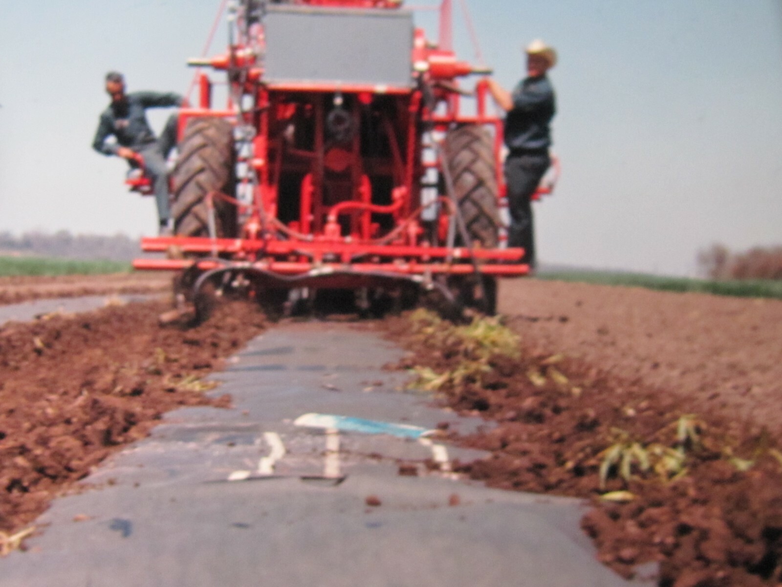 6 PHOTO SLIDES FARM VEGETABLE CROPS MACHINE CELLUPONIC SYSTEM MULCHING 1970&rsquo;S