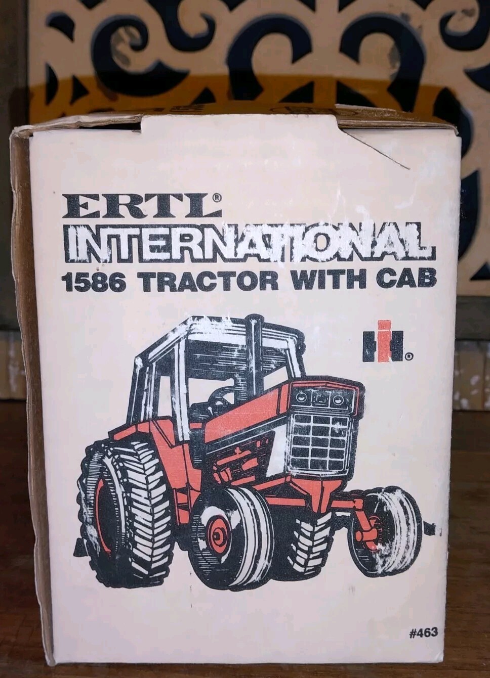 International 1586 VINTAGE IH tractor Duals 1/16 scale Ertl Co NIB #463