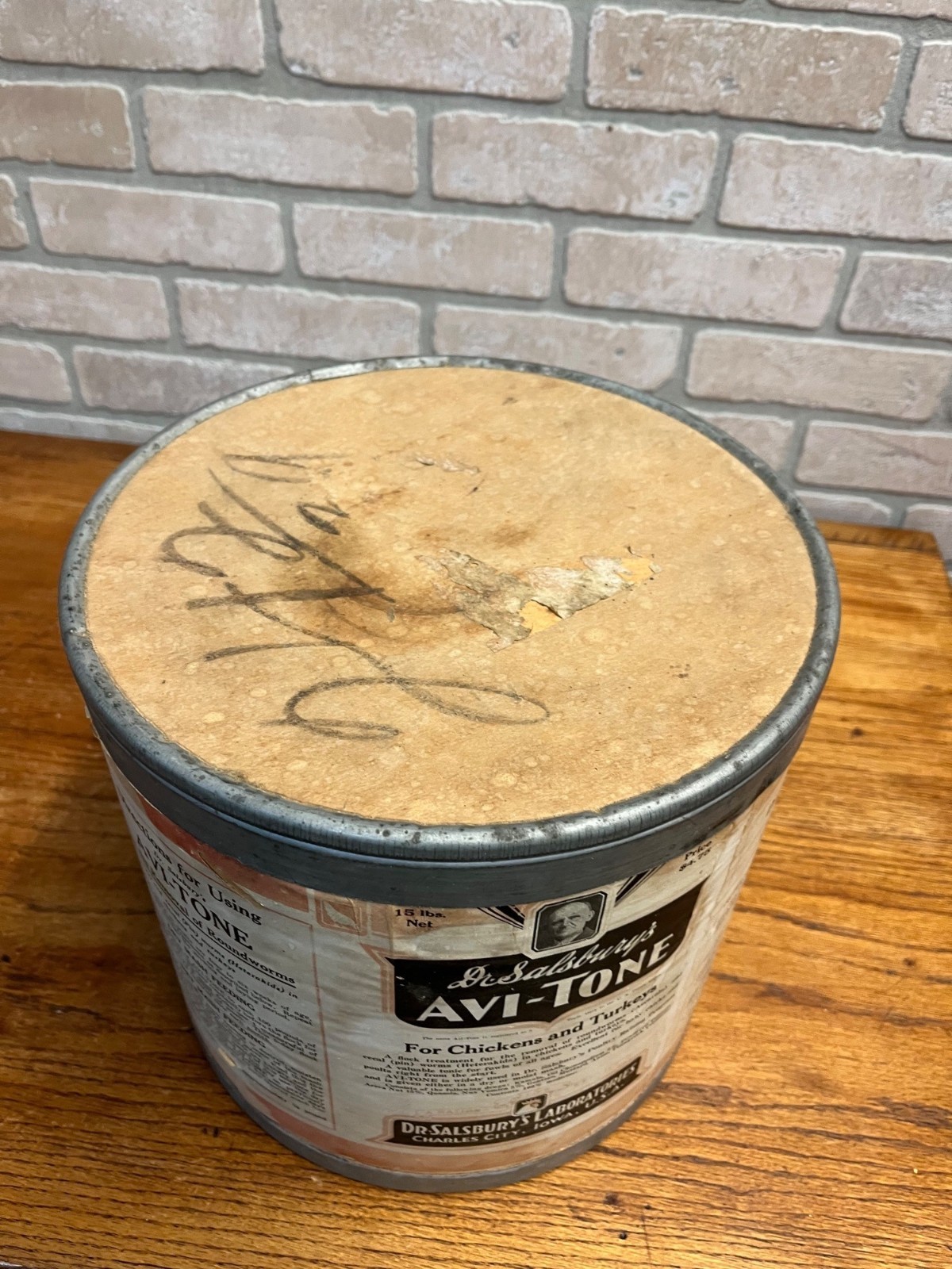 Vintage 1940s Dr. Salsbury&rsquo;s Avi-Tone Poultry Feed Treatment Advertising Can