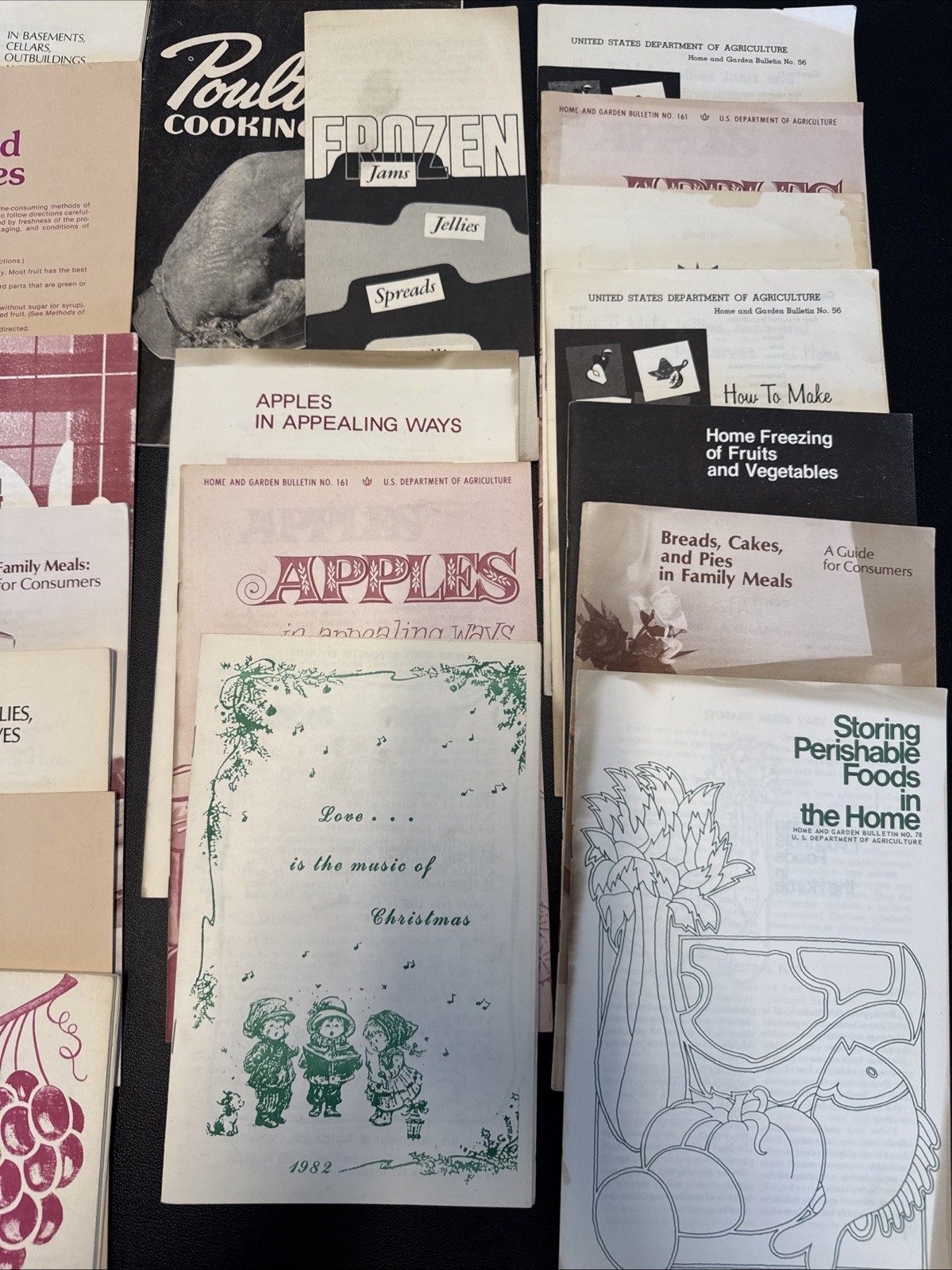 Vintage US Dept Of Agriculture Consumer Guides Canning Breads Freezing Lot of 25