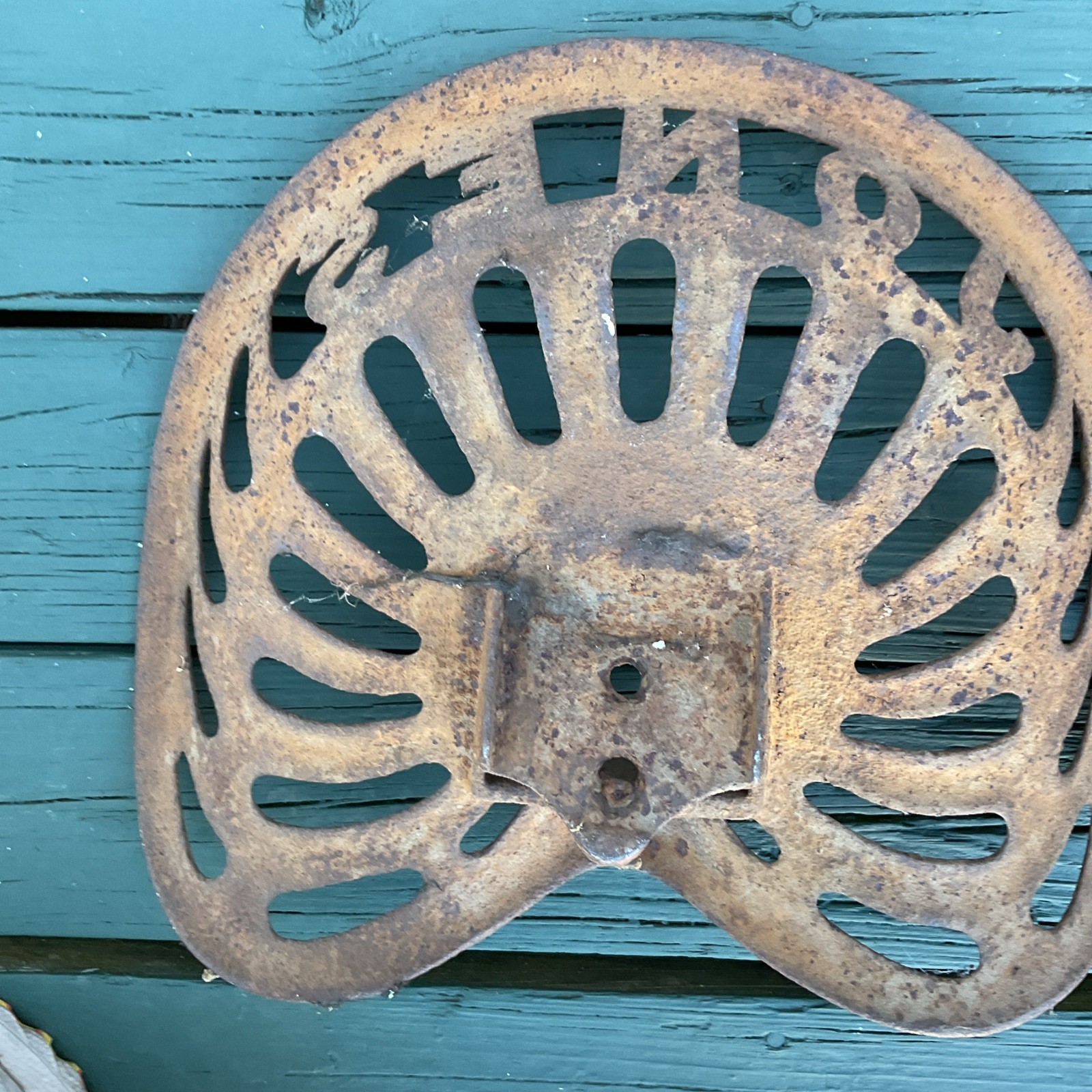 Antique JONES Plano MFG Chicago J127 SEAT Cast Iron Tractor Seat NICE!