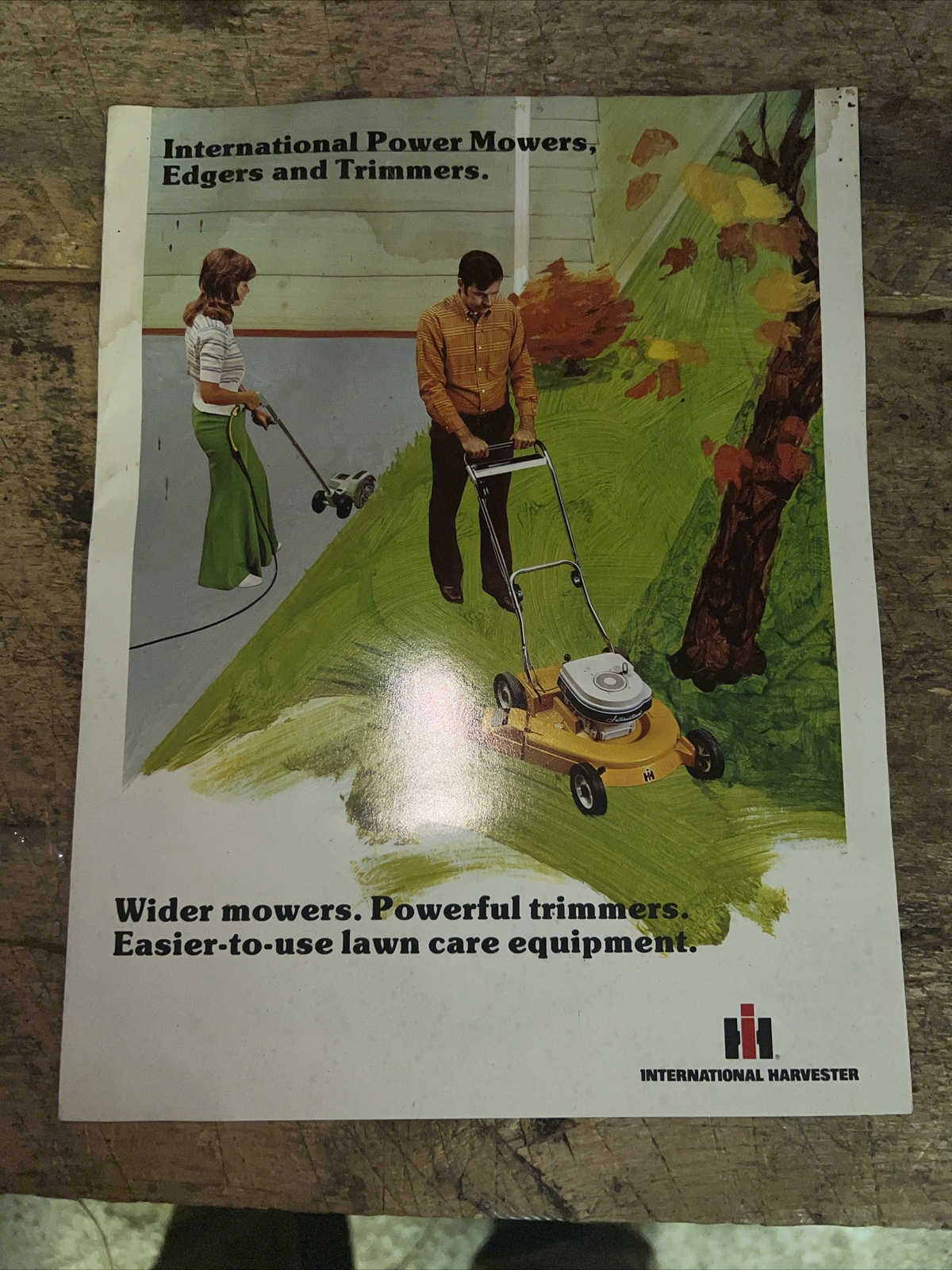 International Harvester Power Mowers , Edgers Trimmers Brochure