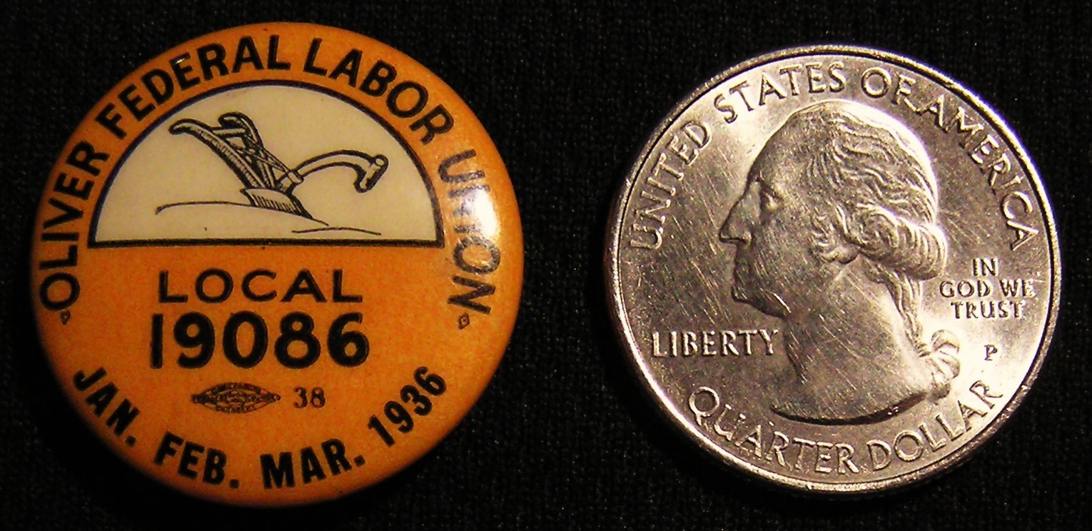 RARE VTG 1936 OLIVER FARM EQUIPMENT FEDERAL LABOR UNION LOCAL 19086 PIN Tractor