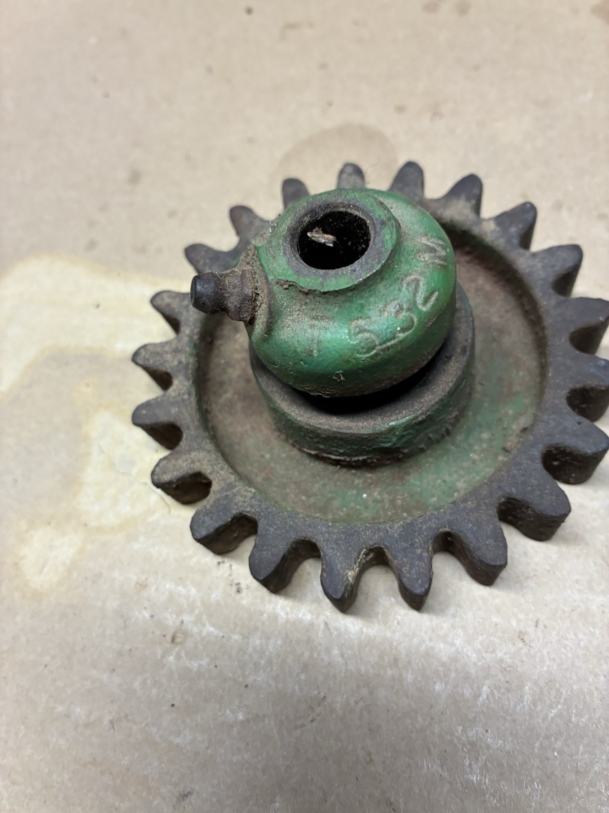 JD T542M Gear for Grain Drill. Used. 21 teeth, Made In USA Free Shipping USA