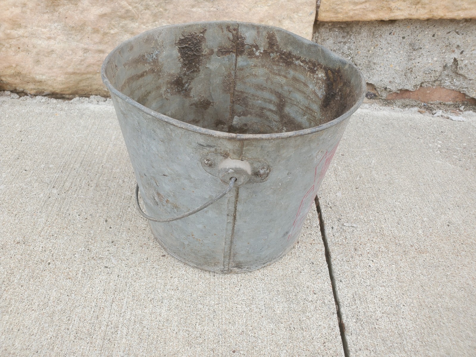 7&Prime; Small Galvanized Metal Bucket Co-op Grease XL Pressure Axle Farm Cooperative