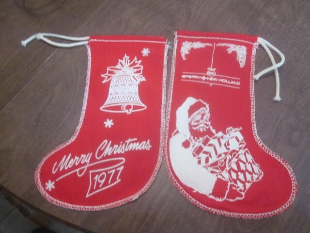 SPERRY-NEW HOLLAND Christmas silver dollar bag 1977
