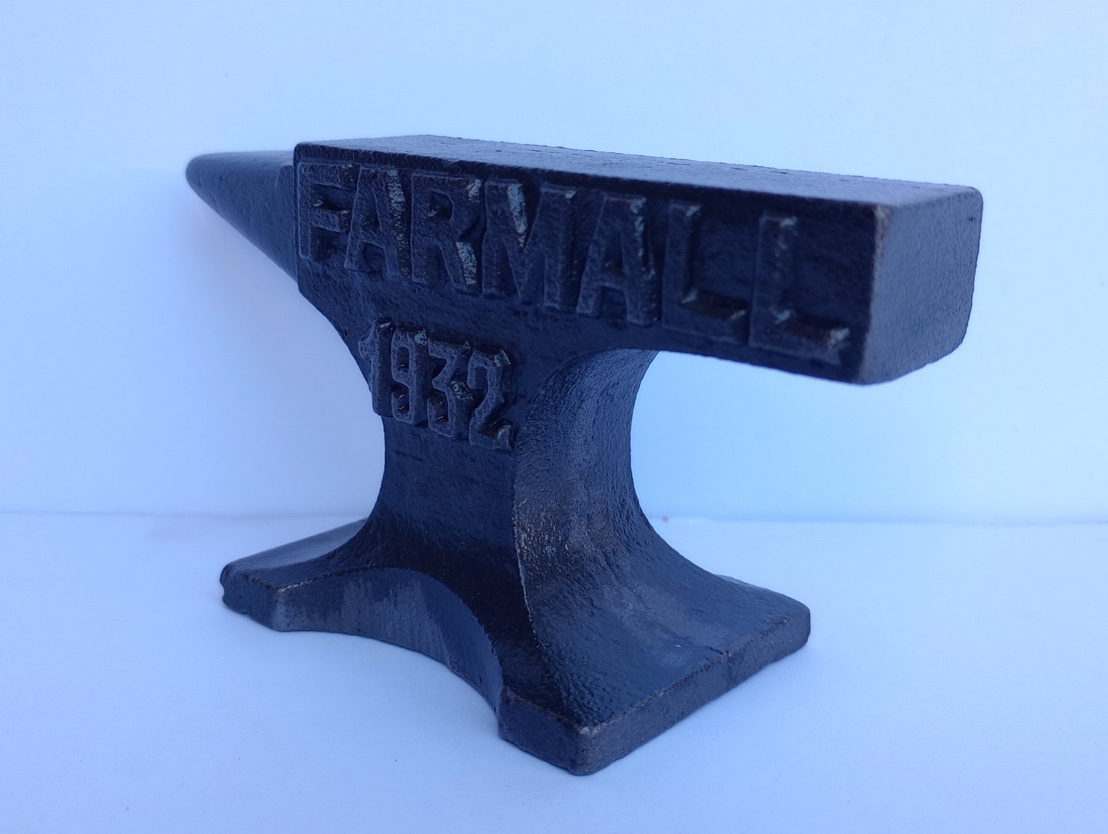 FARMALL MINI ANVIL PAPERWEIGHT – Advertising Reproduction Metal