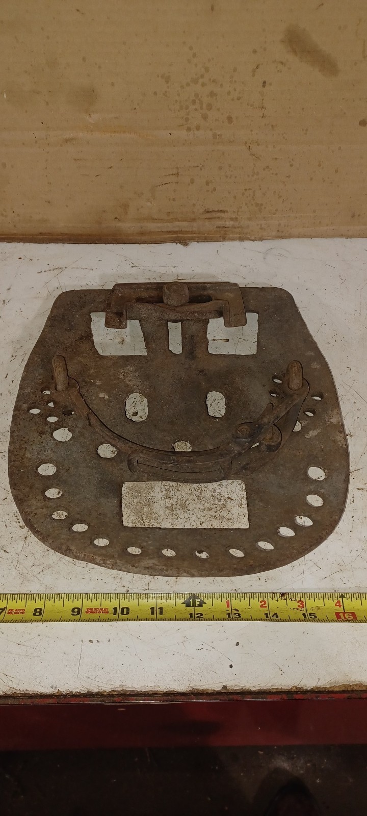 NOS FRANK HEINIG CAST IRON Swamp Horseshoe Seat Planter Lid Hay Trolley Wrench