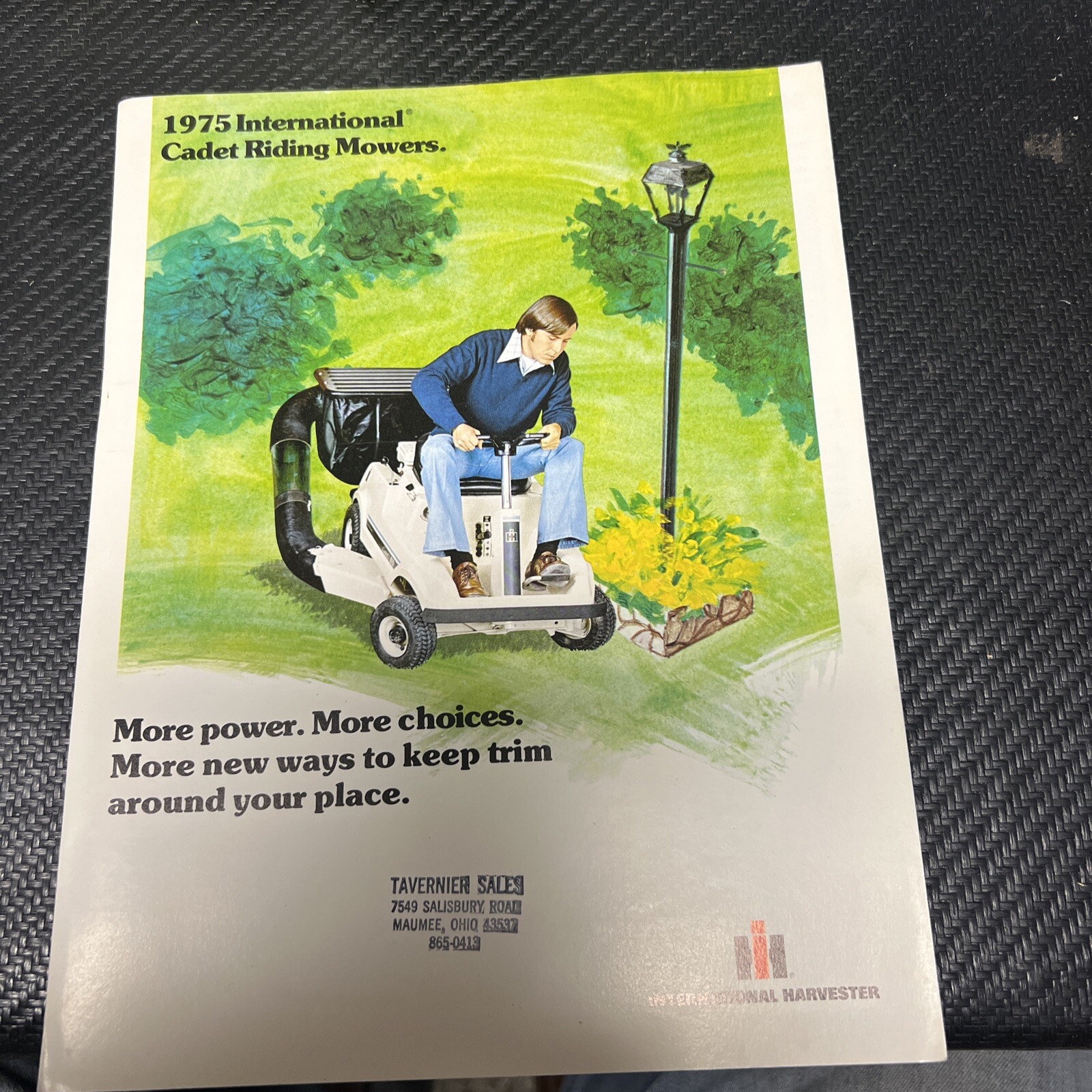 1975 International Cadet Riding Mowers Brochure