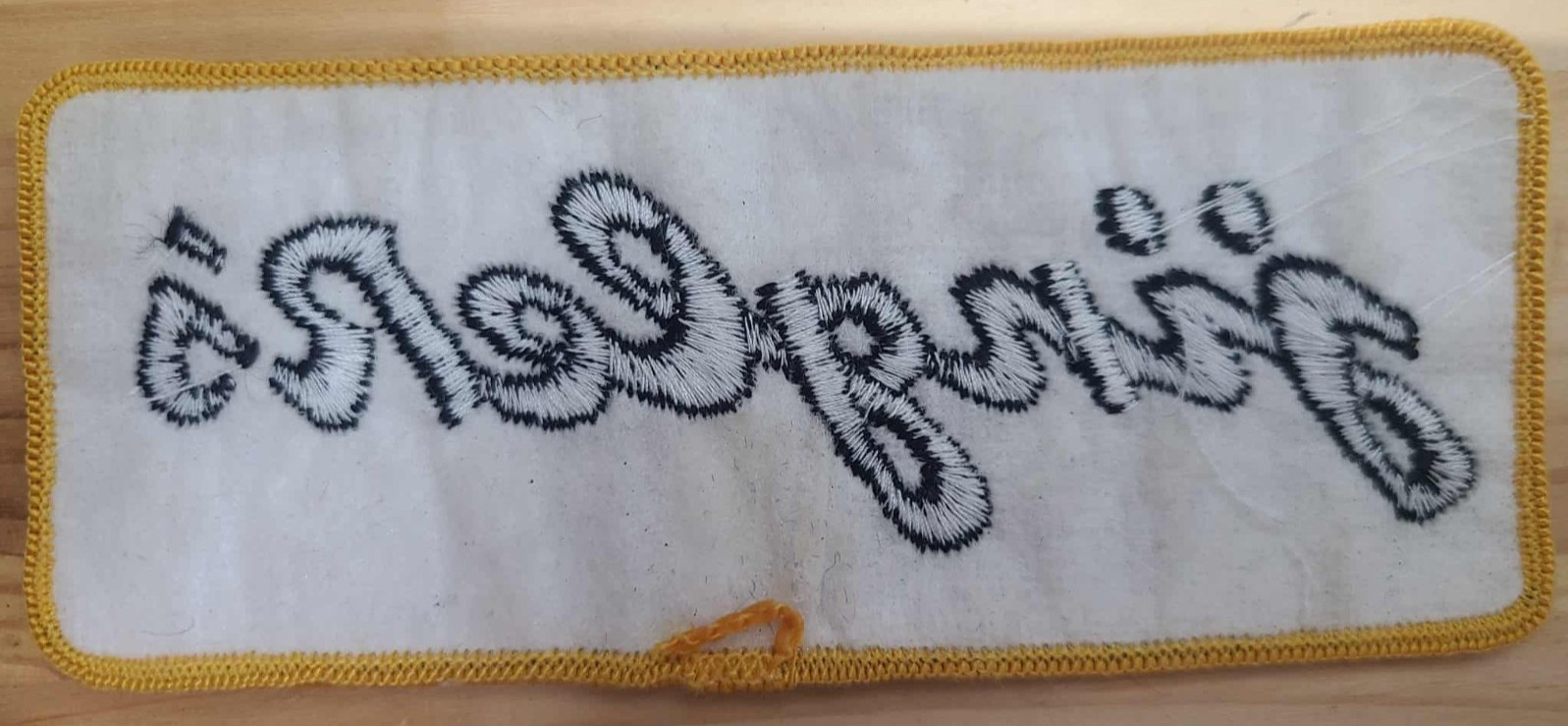 « Vintage Jinger&rsquo;s Embroidered Patch White Black Yellow Border Collectible »