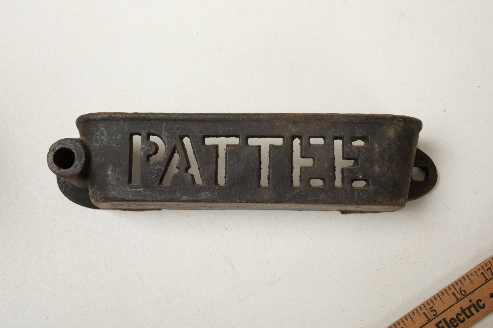 Pattee Tractor Cast Iron Shelf (R5L) Tool Glove Holder Drink Beer Can