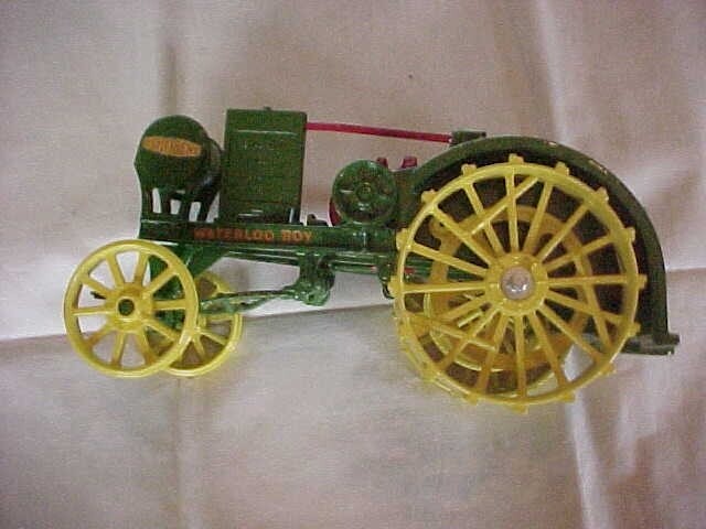 MODEL « R » WATERLOO BOY 1915-1919, ERTL TOYS, SPECIAL EDITION