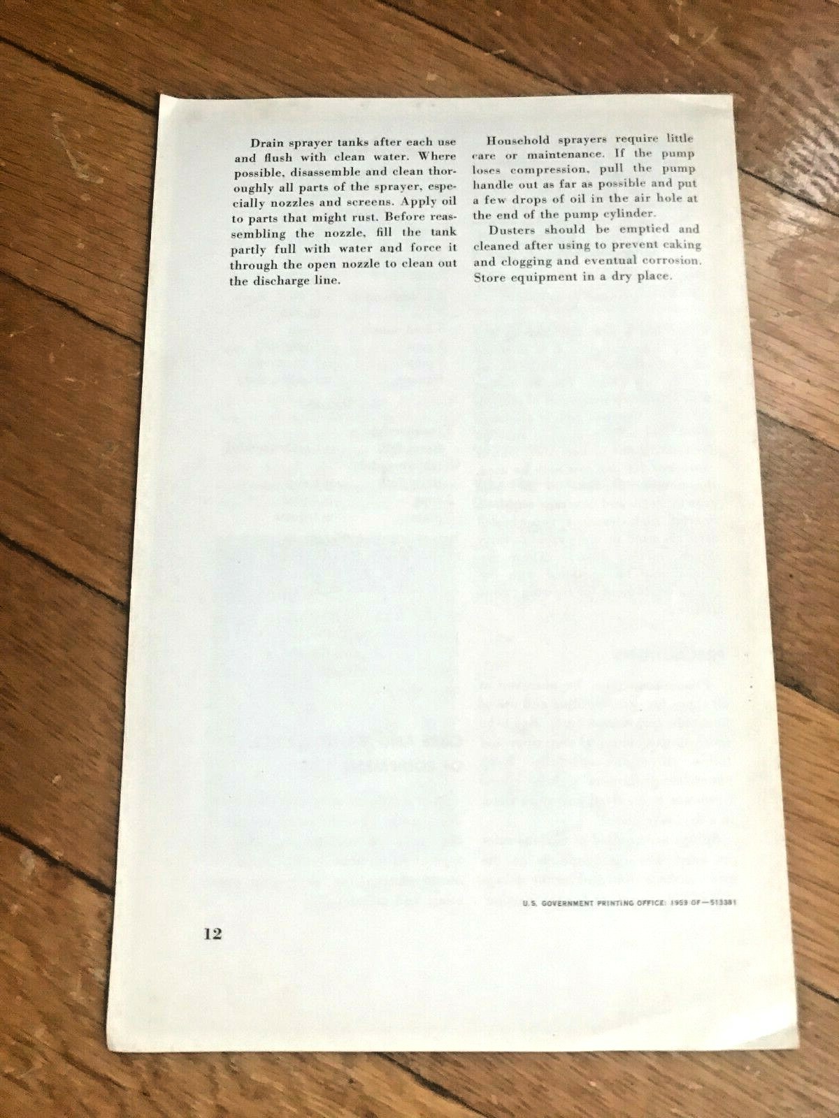 Vtg Hand Sprayer And Dusters US Department of Agriculture Pamphlet 1950s – A57