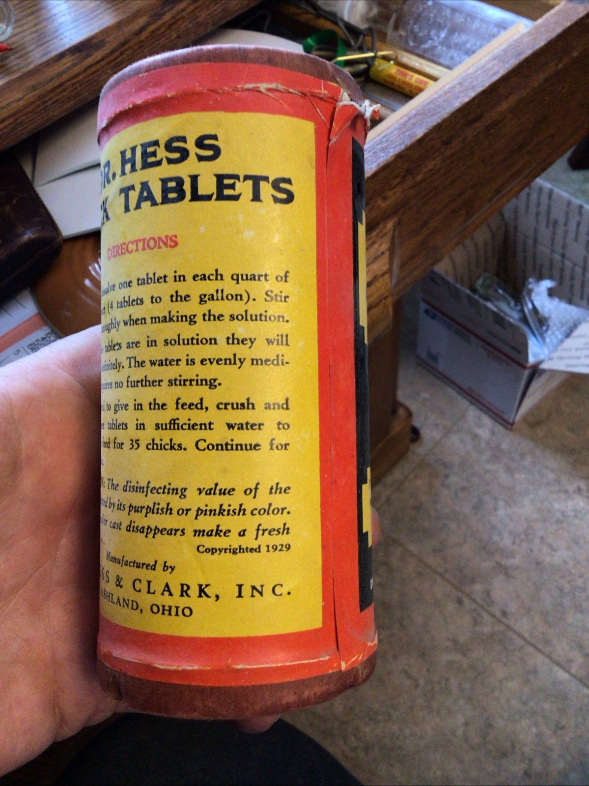 Dr Hess Ashland Ohio, Chick Tablets 1930’s . Cardboard Advertising Container.