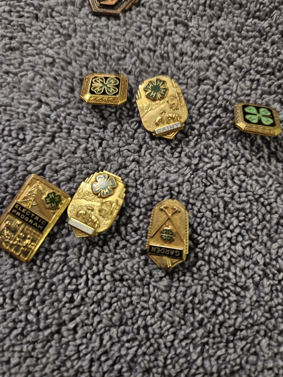 Lot of 6 Vintage 4-H Club Pin Gold Filled Honor Club Pin And A Copper 4h (7)