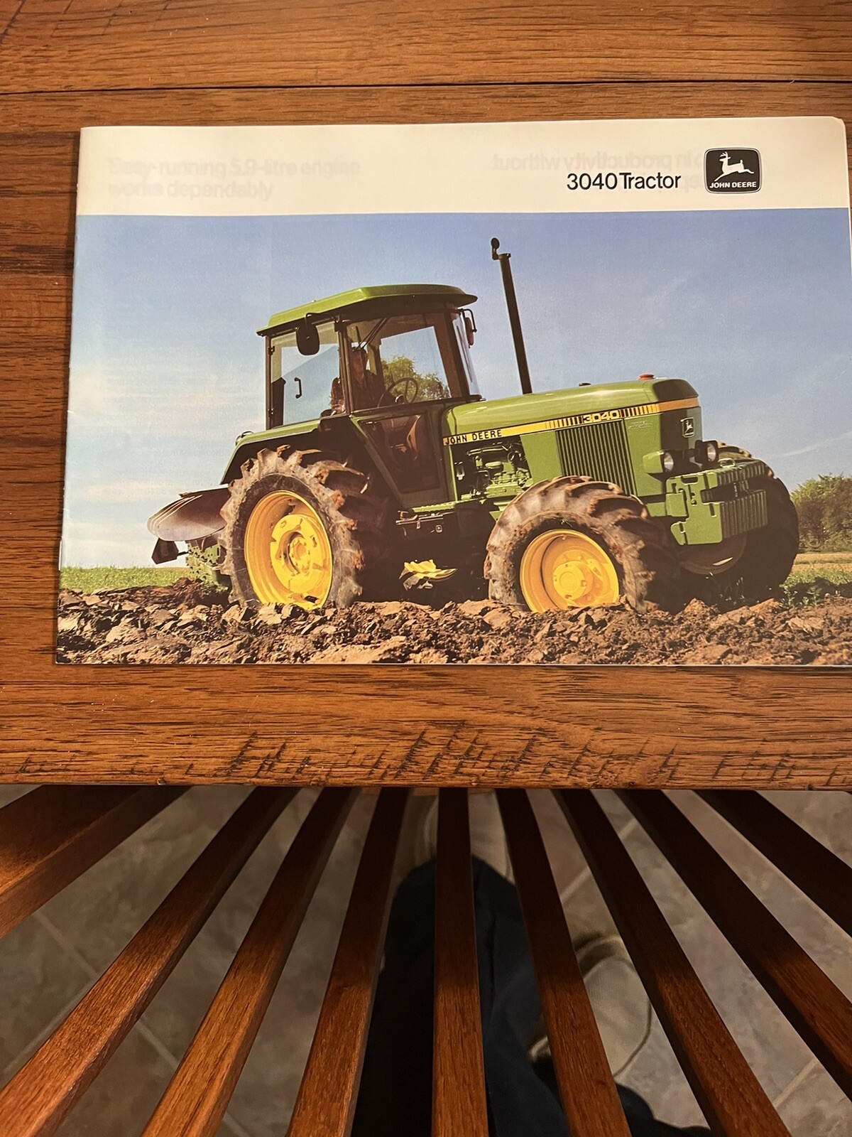 John Deere 3040 Tractor English For 1985 Brochure AMIL21 ver5
