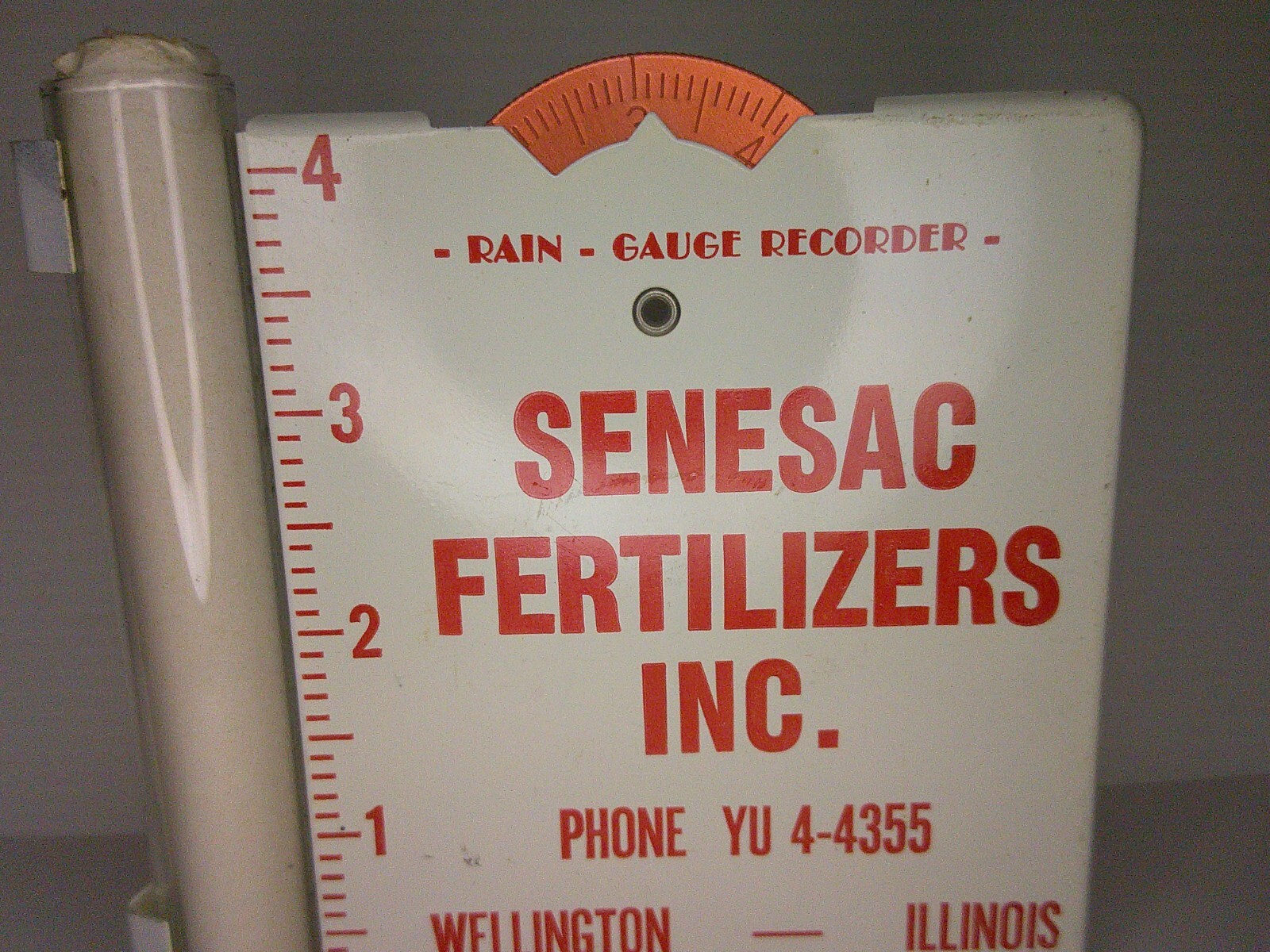 Metal outdoor advertising rain gauge w/ inst. Senesac Inc. Wellington, Ill. Z150